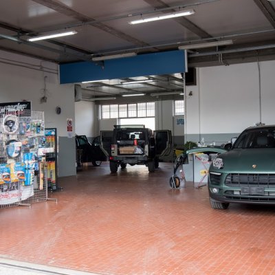 Lavaggio auto Negozio Arezzo Autolavaggio Fullservice Local Tourmake