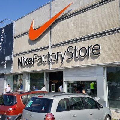 Ropa Tienda La Roca del Vallès Nike Factory Store Barcelona - Local Tourmake